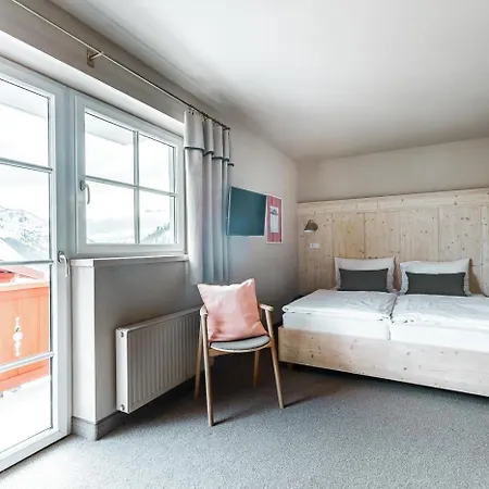 Sankt Georg 4* オーバータウエルン